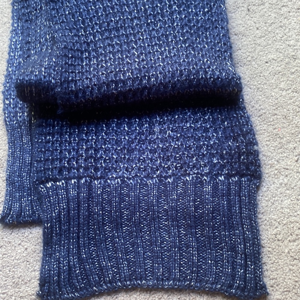 William Rast scarf - Picture 2 of 4